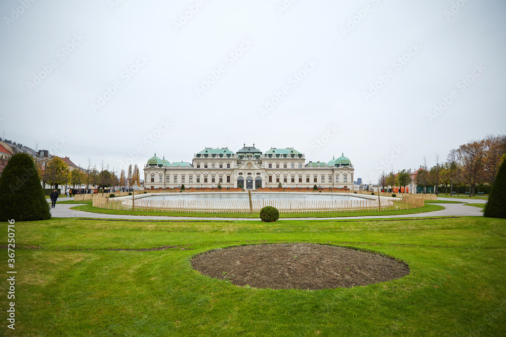 Fototapeta premium Belvedere Palace in Vienna, Austria.