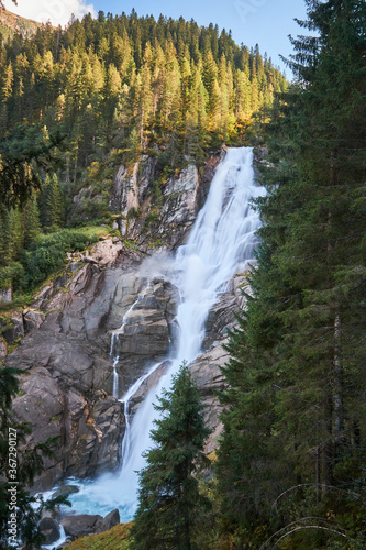 Paisaje naturaleza Austria, agua cascadas rios y cielos