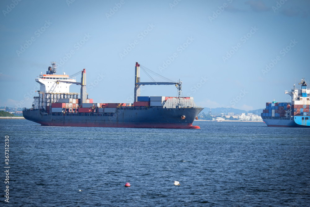 Offshore container ship for maritime export Offshore container ship for maritime export