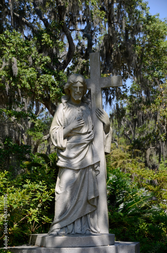Statue cemetery Christ