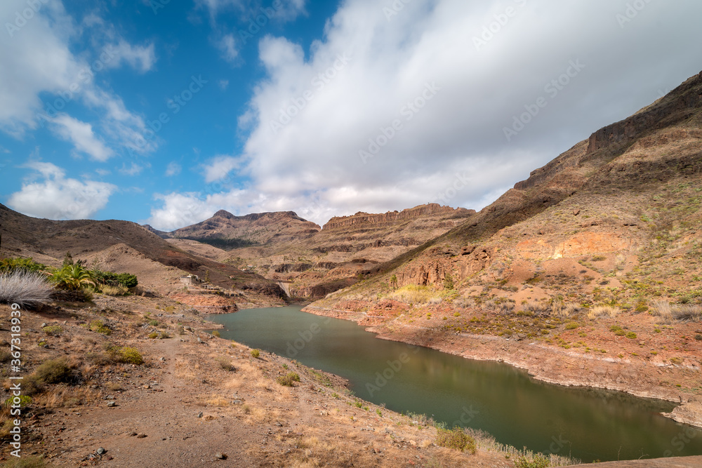 Paisaje. Vista de la Presa de Ayagaures   San Bartolomé de Tirajana. Gran Canaria. Islas Canarias