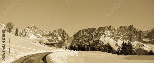 Tableau sur toile Wilder Kaiser sepia