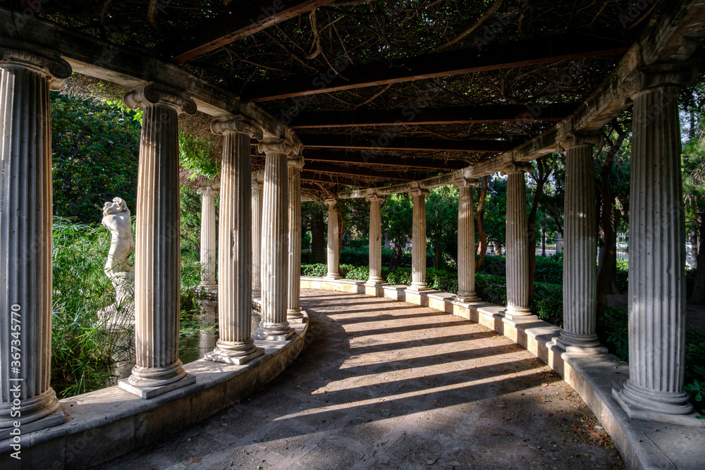 Foto Stock Jardines del Real, columns architecture pergola Viveros Valencia,  near old dry riverbed of the River Turia | Adobe Stock