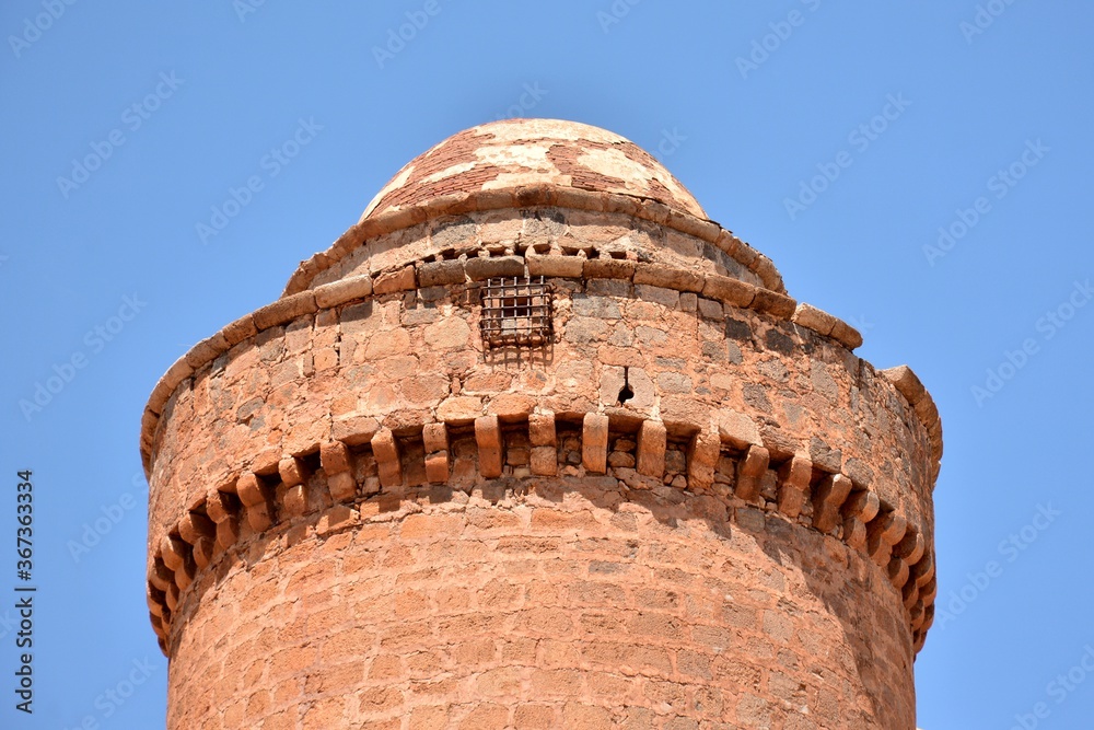 Detalle de las torres del castillo de la Calahorra en Granada, España