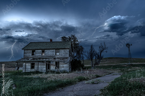 Fényképezés Haunted house with lightning