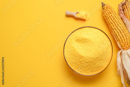 Fotografie Cornflour in a bowl top view