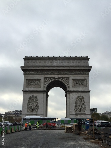 Walk Around "Arc de triomphe de l'Étoile"