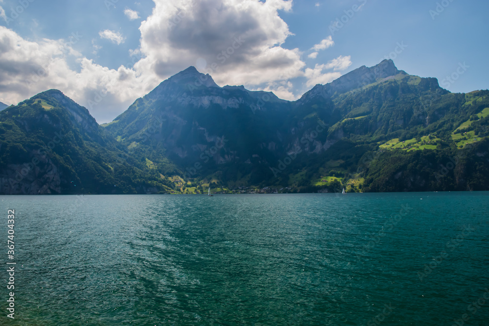 Obraz premium Beautiful swiss alpine landscape with lake Lucerne.