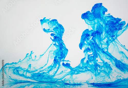 The design that underwater ink blurred on