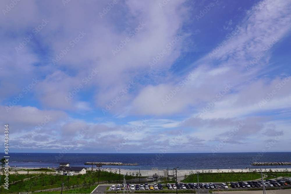 復興後、夏の菖蒲田浜海岸と満車の駐車場、宮城県七ヶ浜/Shobutahama Shichigahama Miyagi