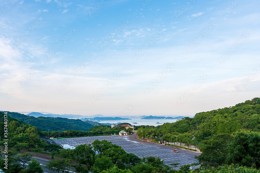 長崎県長崎市　早朝の稲佐山公園から島々を望む風景