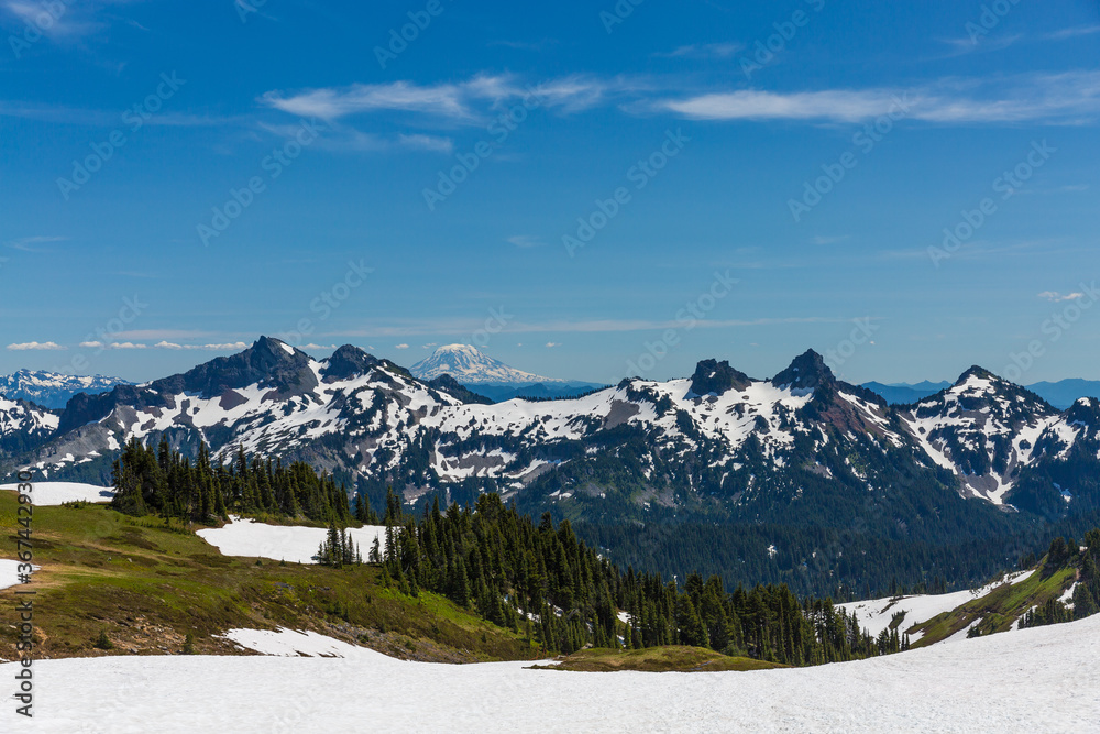 Beautiful panorama of Cascade range with volcanos