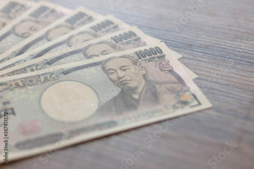 お金 一万円札