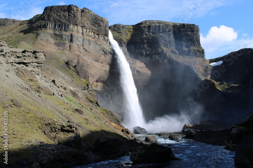 Einzigartiger Ha  foss Wasserfall im Hochland von Island