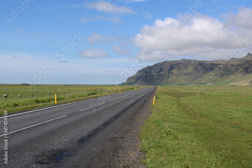Unberührte Landschaft und Natur im Süden von Island