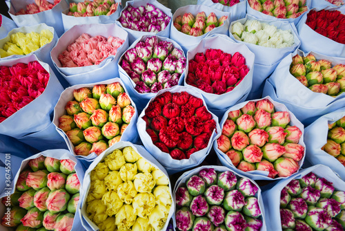 Fototapeta Naklejka Na Ścianę i Meble -  Bunches of flowers at market in Hong Kong