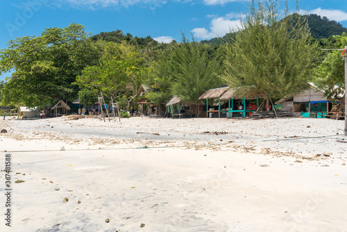Fototapeta Naklejka Na Ścianę i Meble -  The village Pasir Putih with its dreamlike white sandy beach in the south of the Weh island, Sabang, the northernmost point of Indonesia