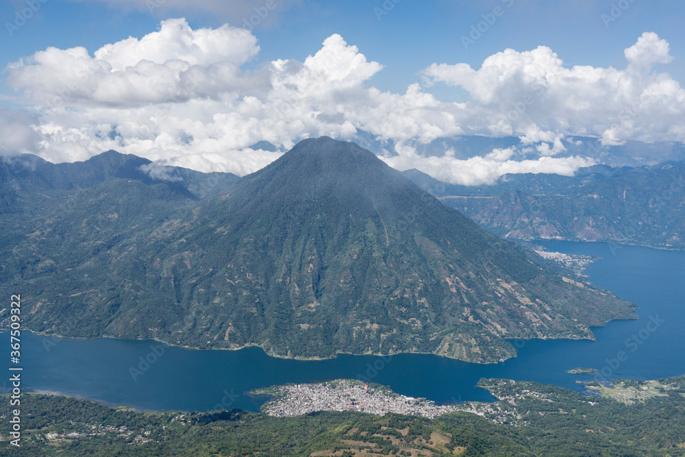 volcán San Pedro, suroeste de la caldera del lago de Atitlán en Guatemala. Tiene una altitud de 3.020, lago de Atitlán ,Guatemala, Central America