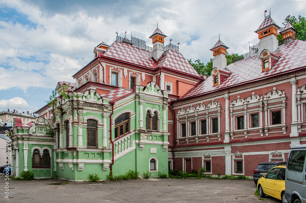 The medieval Palace from the beginning of the 18th century to 1917 belonged to the richest family of princes Yusupov. All the princely additions to this Palace are made in the Old Russian style   