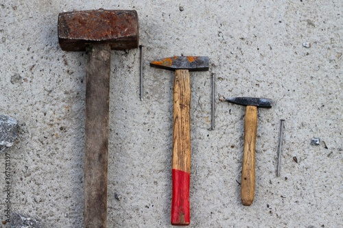 Wallpaper Mural hammer and nails Torontodigital.ca
