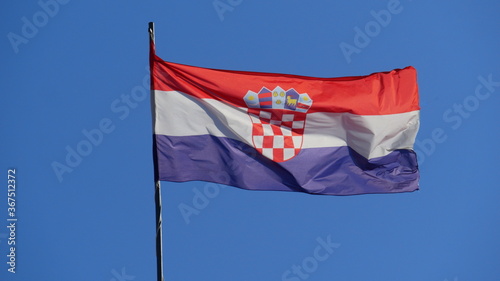 Kroatische Fahne im Wind