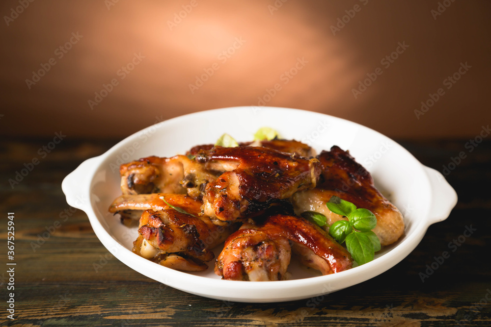 Serving of fried chicken wings Serving of fried chicken wings