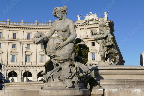 Brunnen in der Mitte der Piazza Repubblica in Rom Italien