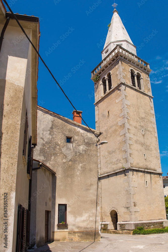 The Saint Vitus parish church in Podnanos, a village in the upper Vipava Valley in Vipava Municipality in the Primorska region of Slovenia. The church is known as known as Zupnijska Cerkev Sv Vida