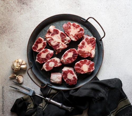 Valokuva raw fresh ox tail, rabo de buey