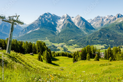 Ftan, Tarasp, Unterengadin, Bergdorf, Schloss, Fontana, Vulpera, Kirche, Wanderweg, Bergbahn, Motta Naluns, Alpen, Innschlucht, Inn, Fluss, Graubünden, Sommer, Schweiz photo