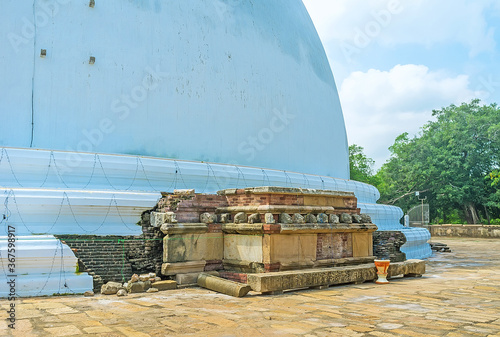 The ruins of altar of Mirisawetiya Stupa, Anuradhapura, Sri Lanka photo