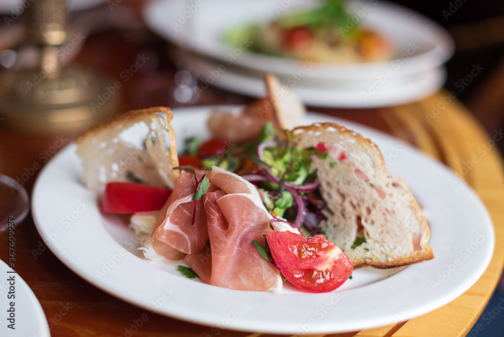 Green Salad with Cherry Tomatoes and Parma Ham or Prosciutto