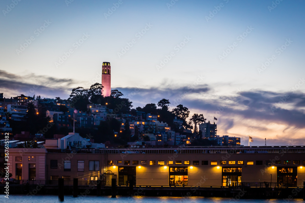 Naklejka premium Light the night in San Francisco hill top