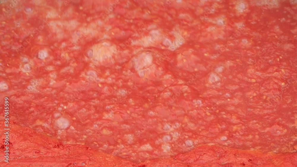 Boiling tomato sauce Boiling tomato sauce
