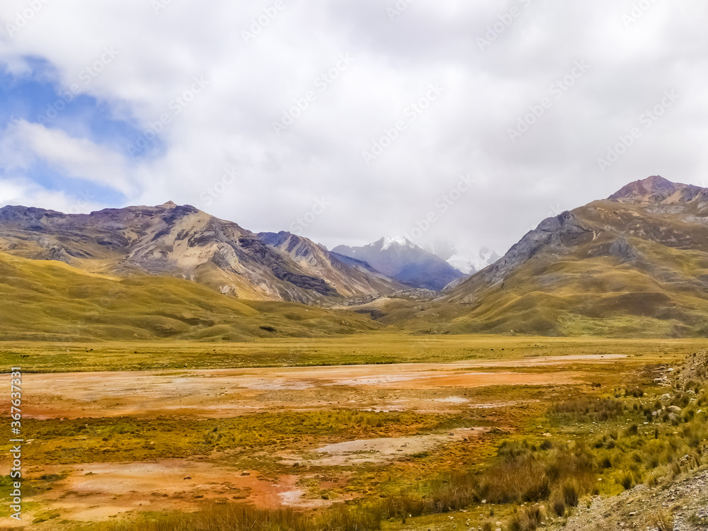 Obraz premium Mountain landscapes of the Andes in Peru near Huaraz