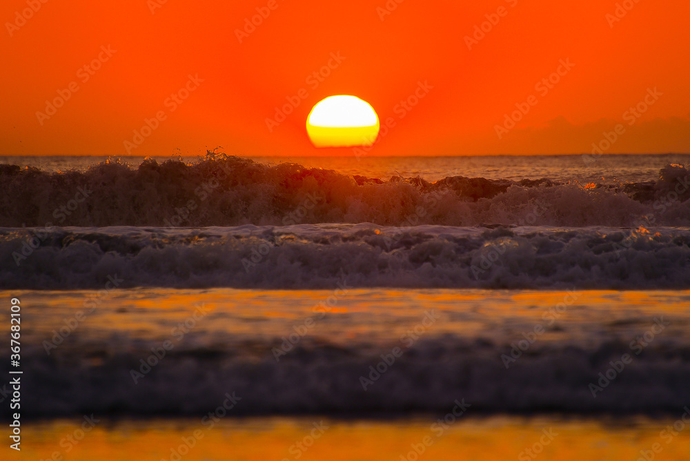 Fototapeta premium 夕日と海