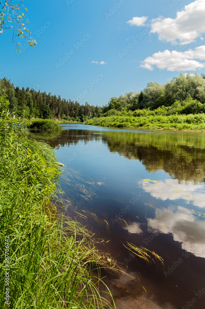 Obraz premium Beautiful Gauja river in the town of Valmiera, Gauja National Park