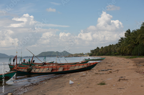 natur strand  fischer piroge vietnam meer 