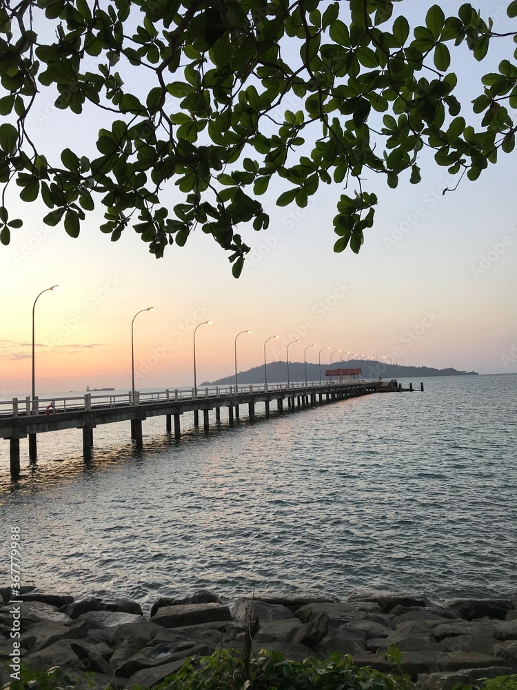 Obraz premium pier at sunset