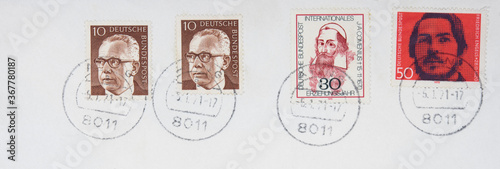 vintage retro old alt gestempelt used stamps briefmarken post letter deutsche bundespost gesicht mann face man brille 10 braun bart comenius rot red friedrich engels photo