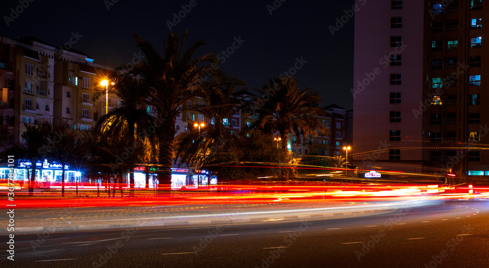 Obraz premium night traffic in the city