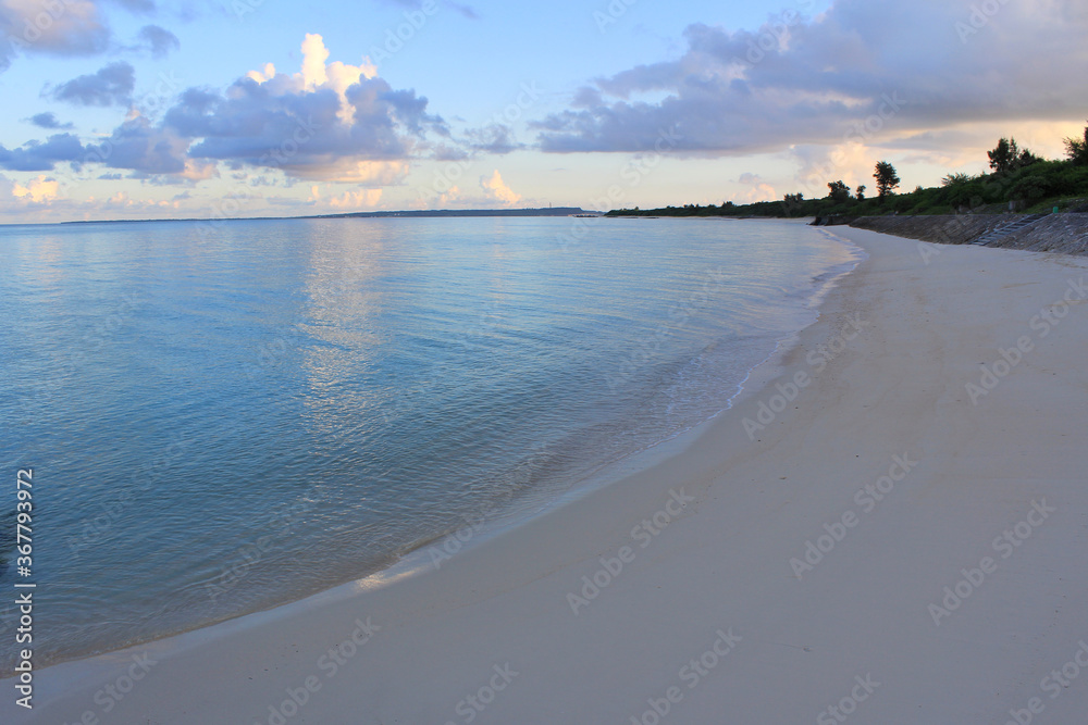 Obraz premium 早朝の前浜ビーチ
