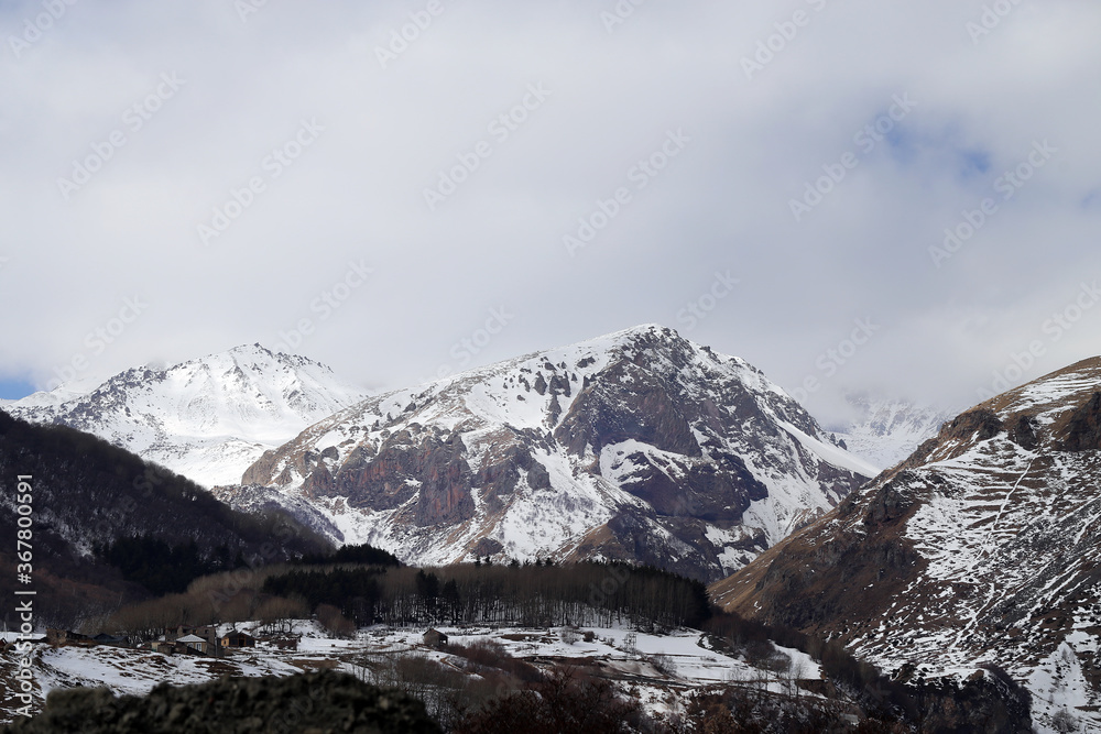 Photo snow covered mountains landscape