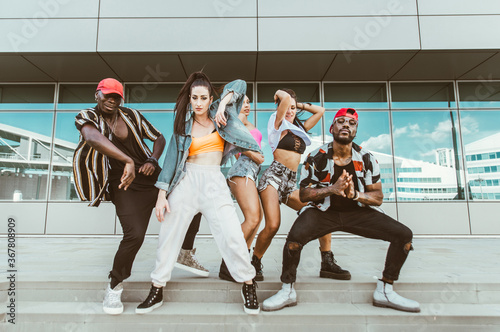 Canvas Print Group of hip hop dancers permorming their dance.