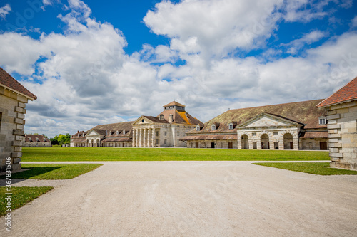Tableau sur toile La Saline Royale d'Arc-et-Senans