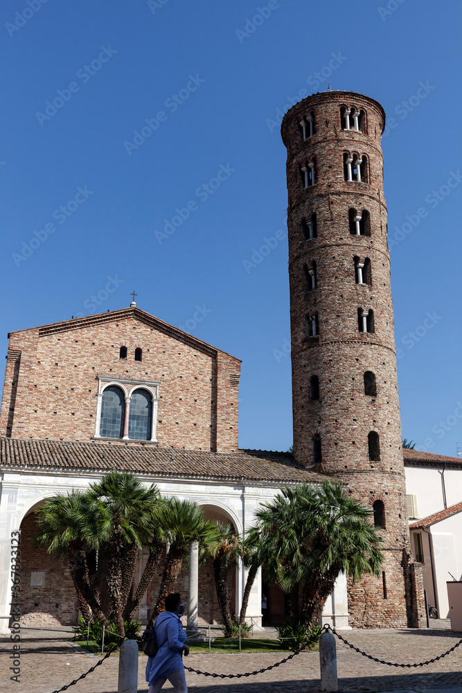  Basilica of Sant' Apollinare Nuovo
