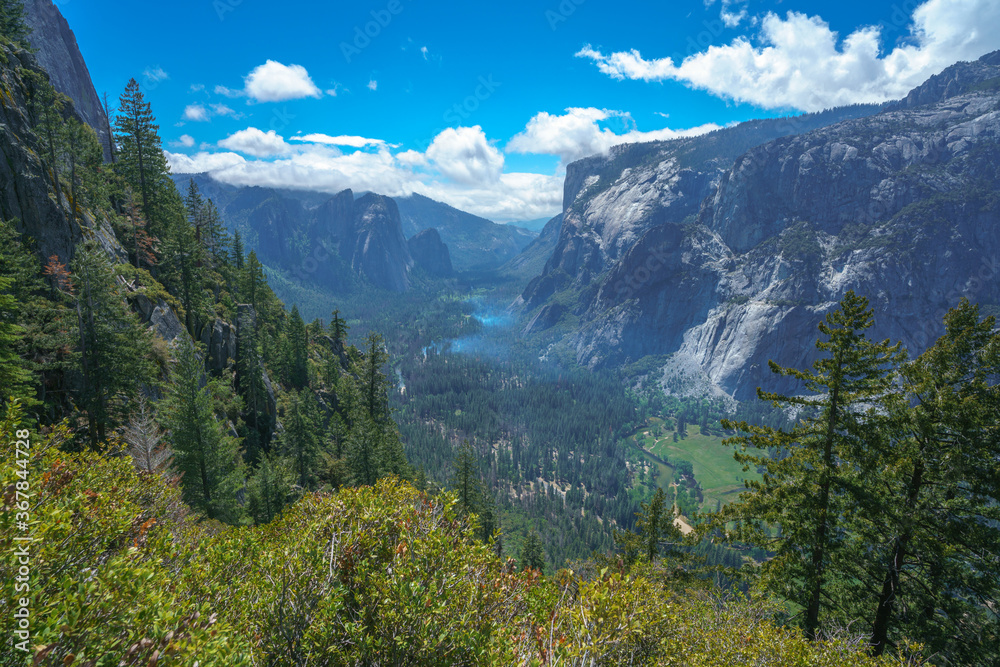 Fototapeta premium hiking the four mile trail in yosemite national park in california, usa