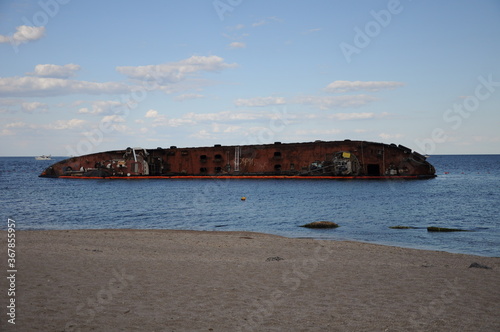 Tanker Delfi, sunk on the Odessa beach © Марина Конторская