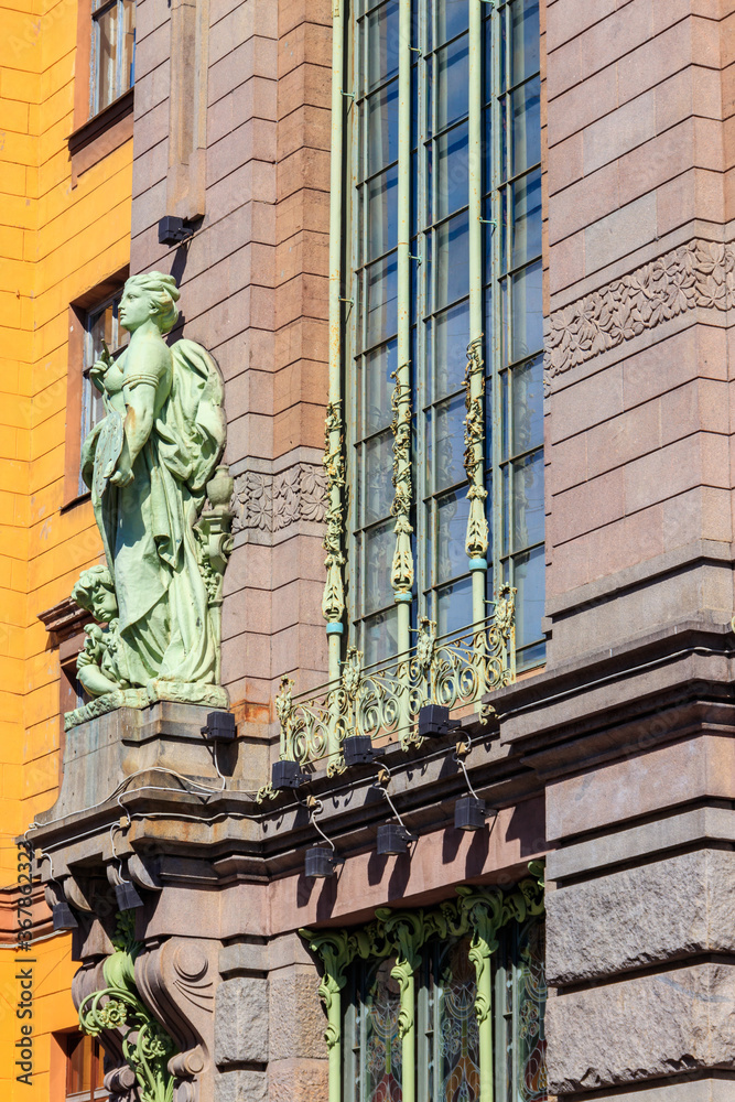 Obraz premium Eliseyev Emporium (Eliseevsky, Elisseeff brothers' shop) on Nevsky Prospekt in St. Petersburg, Russia. Built in 1902–1903