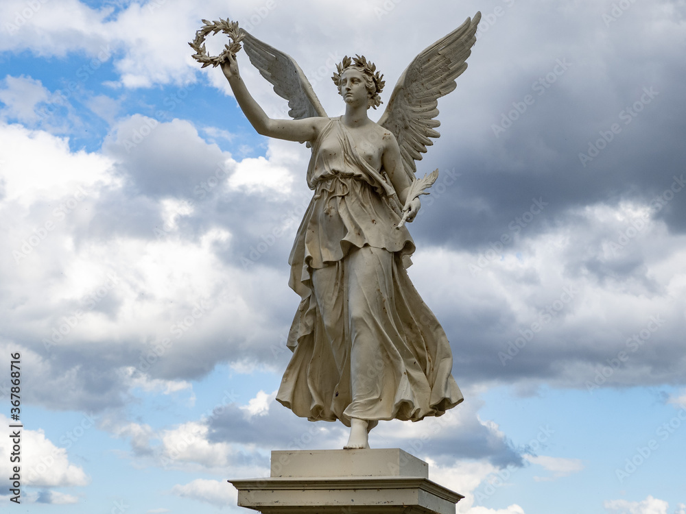 Fototapeta premium statue of angel